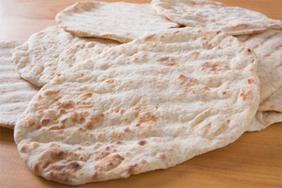 الخبز البلدي بالسمسم